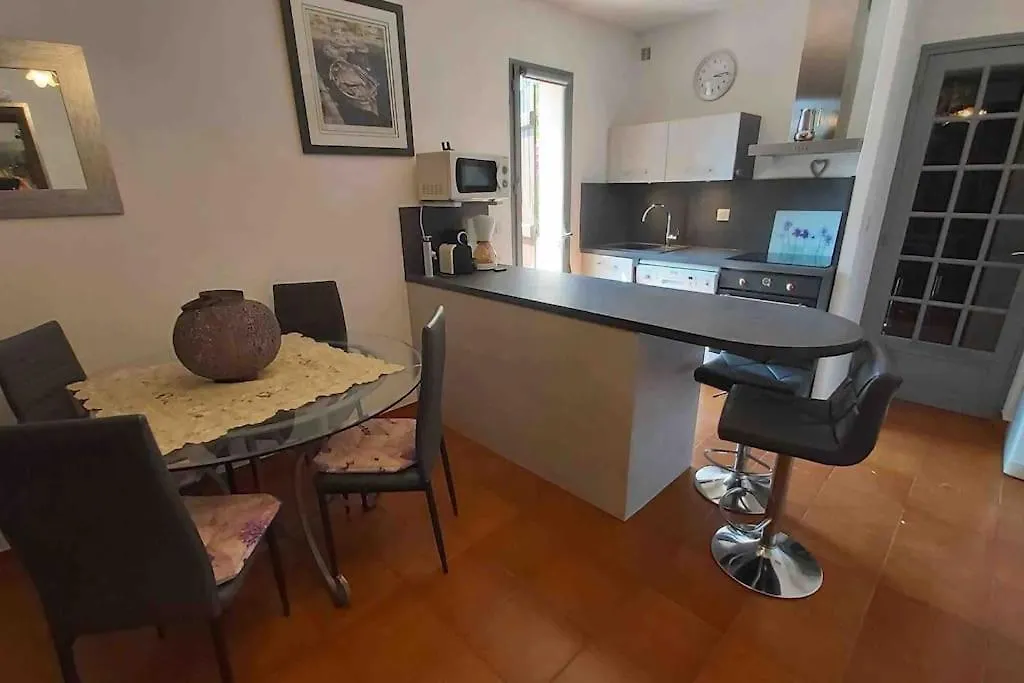 St Cyr Sur Mer Appart 6Pers Avec Jardin Et Parking A 30M De La Plage Saint-Cyr-sur-Mer 0*,  France