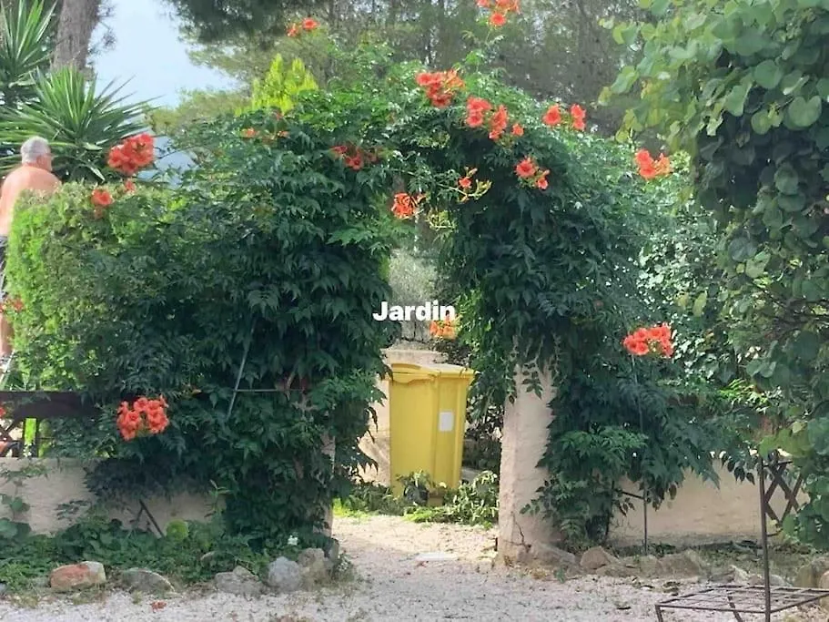 St Cyr Sur Mer Appart 6Pers Avec Jardin Et Parking A 30M De La Plage Saint-Cyr-sur-Mer 0*,